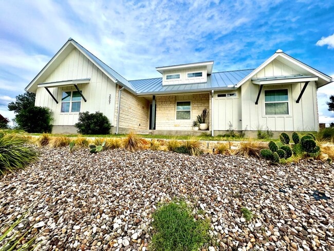 Building Photo - 3/2 For Lease in The Summit.