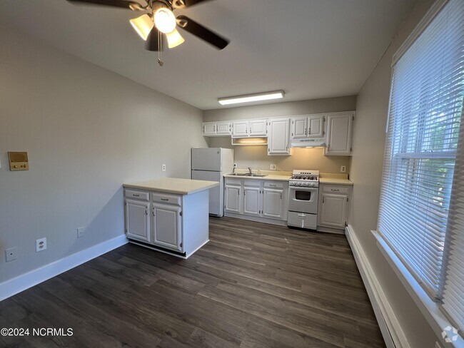 Building Photo - 1221 Riverside Ave Unit 2d Rental