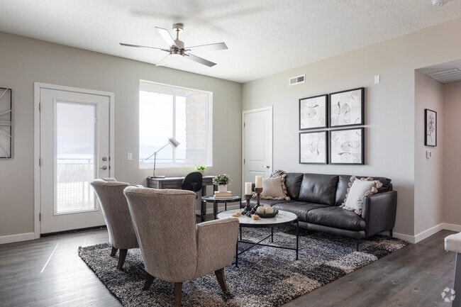 King's Peak | 1BR, 1BA