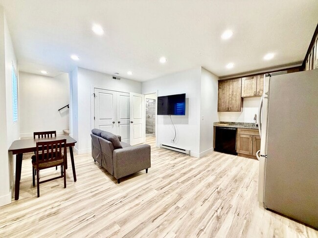 Building Photo - 578 Lewski Ln Unit 578 Lewski Lane Studio