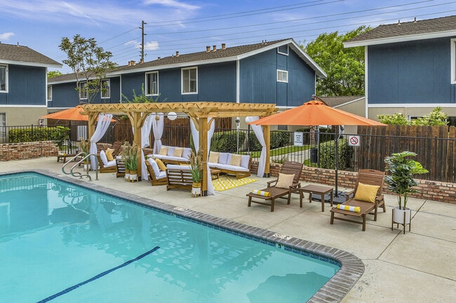 Pacific Crest Apartments