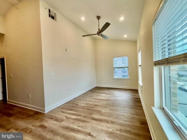 Building Photo - 6601 Ridge Ave Unit D