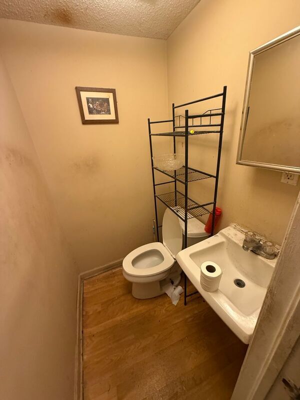 Photo - 1214 Manning Rd