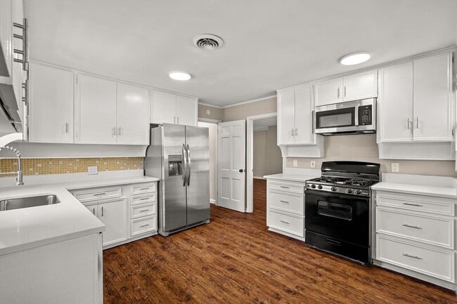 Photo - 1747 Mariposa Dr