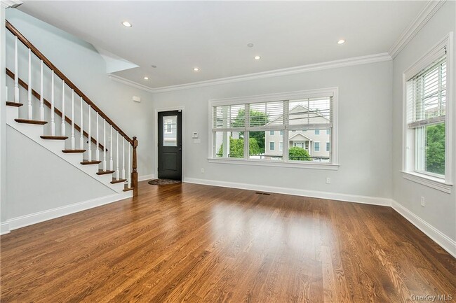 Photo - 124 Maple Ave