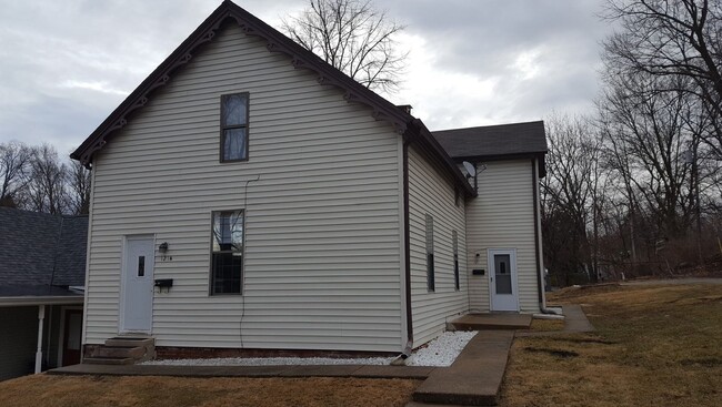 Building Photo - 121 Asher St Unit 121 Asher A