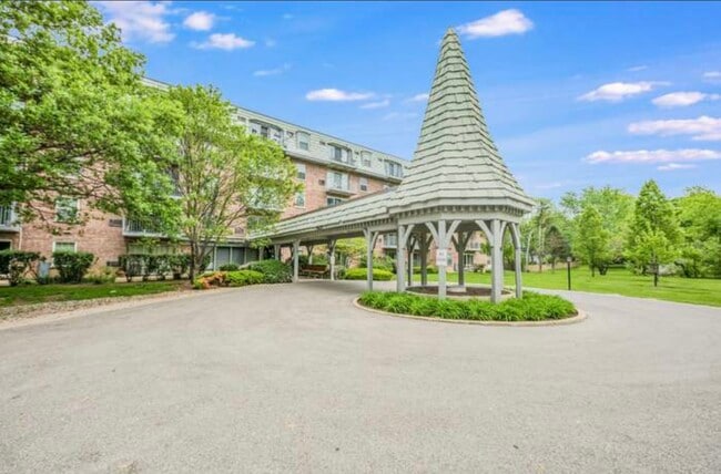 Building Photo - 5125 Blodgett Ave Unit 418