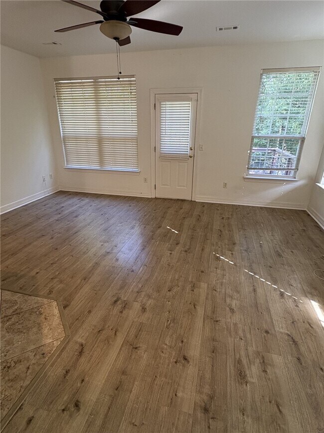 3062 Eaglecrest Cir