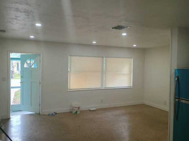 Photo - 2465 NE 14th Ave