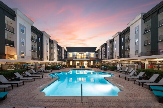Building Photo - The Grove Chamblee Rental