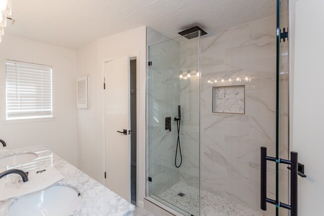 Photo - 5115 Beaver Hollow Dr
