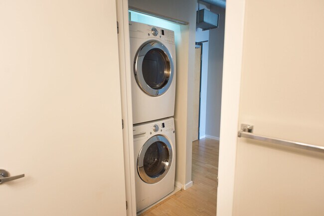 Photo - 3500 S Sangamon St