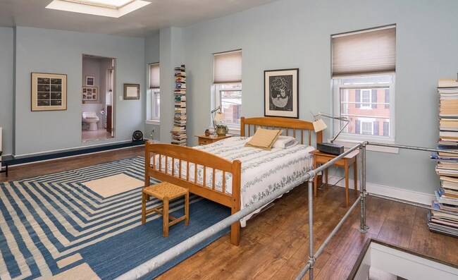 Building Photo - 2247 Grays Ferry Ave Rental