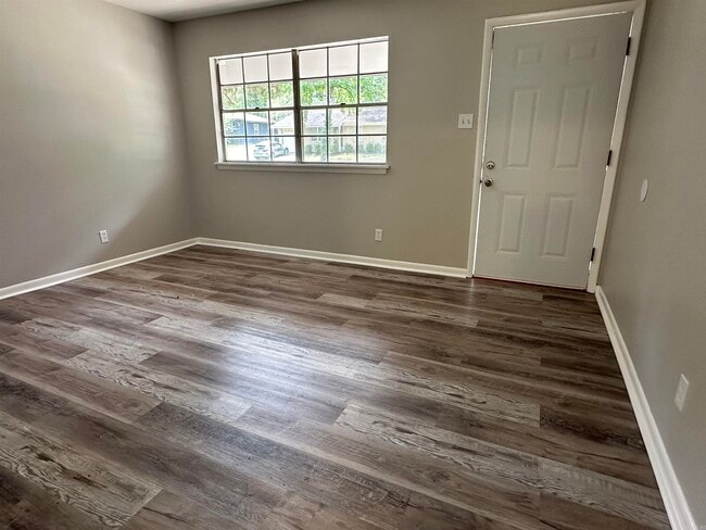 Photo - 20 Glendale Dr