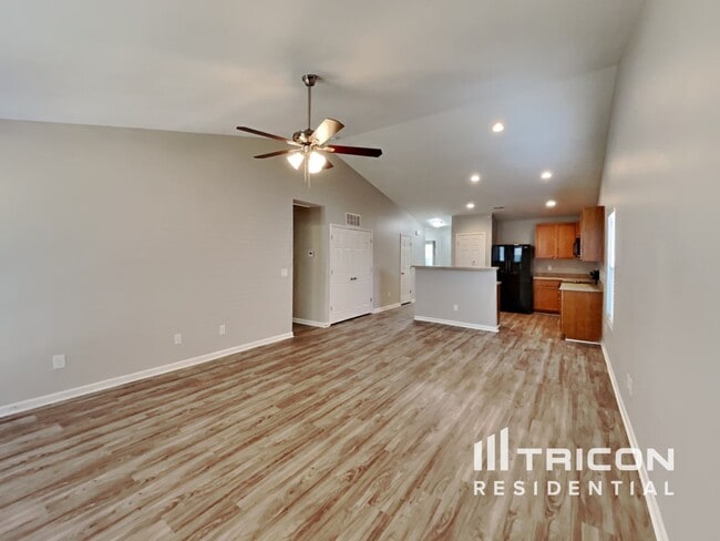 Photo - 304 Kendall Dr