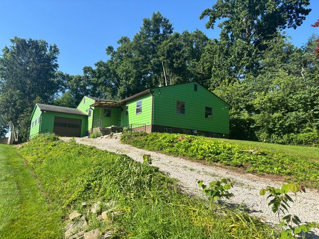 Photo - 2514 E 5th St