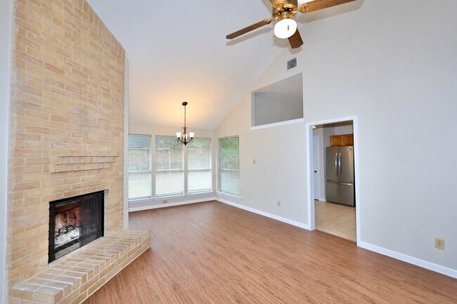 2911 Silent Dr