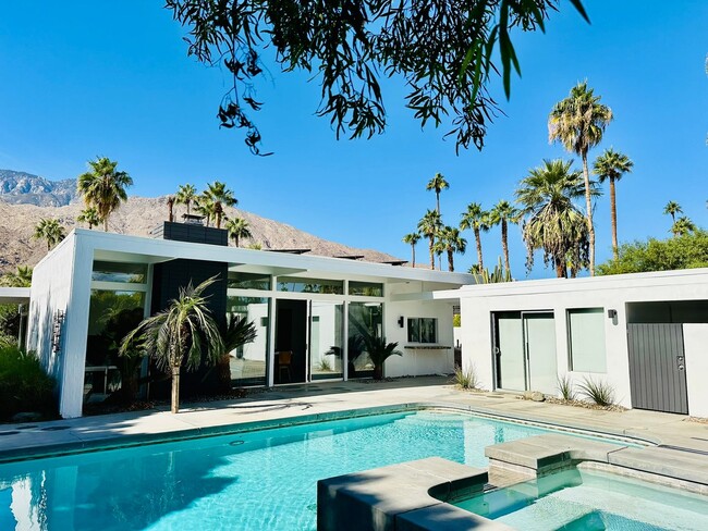 Stunning Midcentury Retreat in Twin Palms ... - Stunning Midcentury Retreat in Twin Palms ... Casa