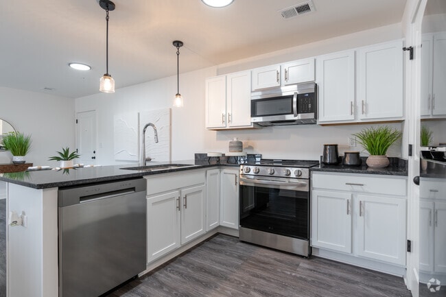 2BR, 2BA