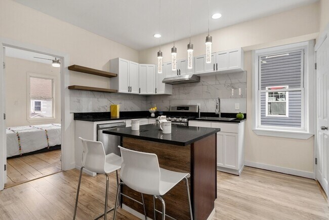 Photo - 3417 Washington St Unit 2