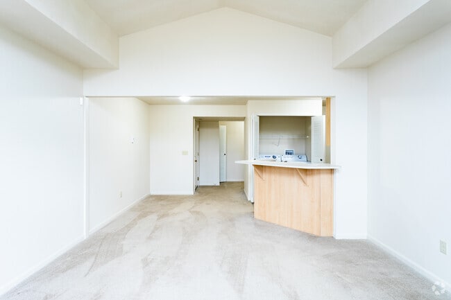 1 BR, 1 BA - 846 SF, 3rd Floor