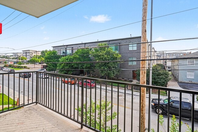 Photo - 2217 N Fitzhugh Ave