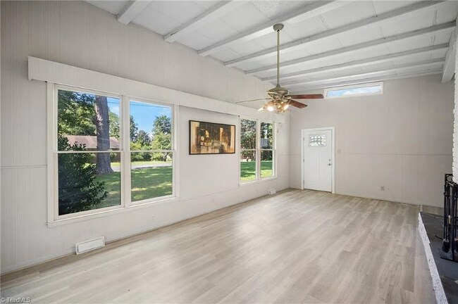 Photo - 701 Locust Pl Unit Locust