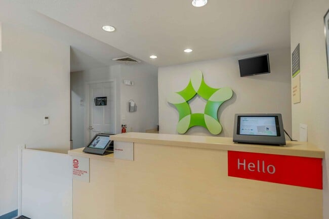 Photo - Furnished Studio-Chicago - Elgin - West Du...