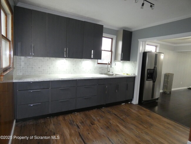 Photo - 620 Sanderson Ave