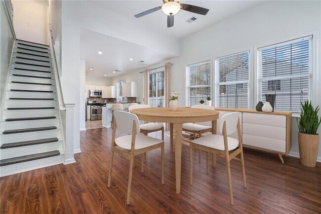 Photo - 244 Windcroft Cir NW