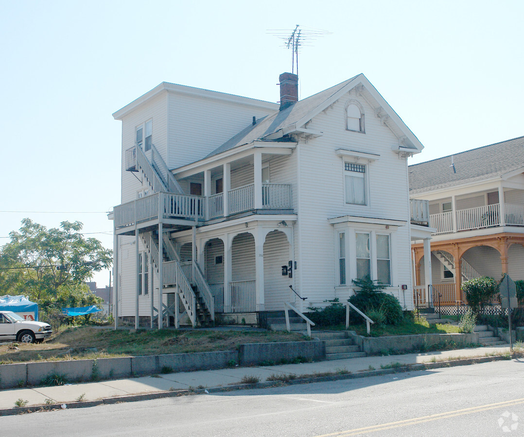 Photo - 352-354 Haverhill St Apartments