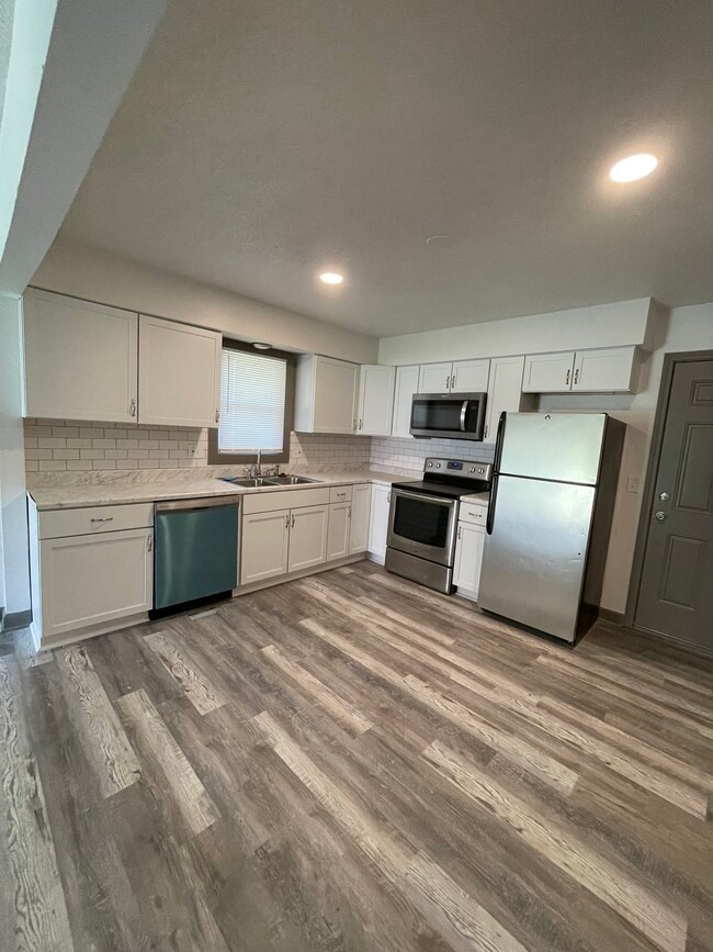 Photo - 1608 N 59th Plz