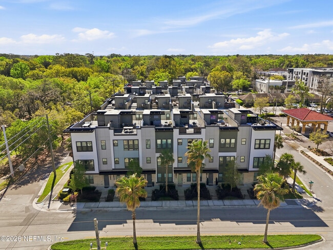 Building Photo - 1625 Bridgeton Dr