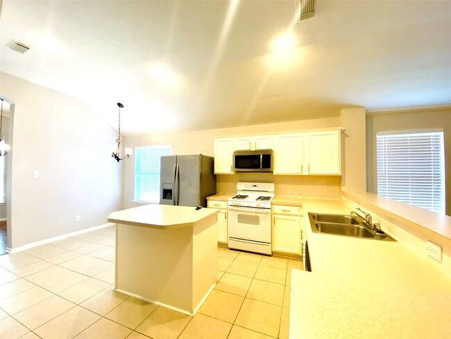 Photo - 5615 Brookhollow Oaks Trail