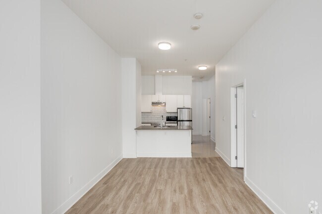 1BR w/den, 1BR - 705SF