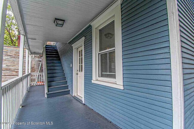 Photo - 815 Monroe Ave