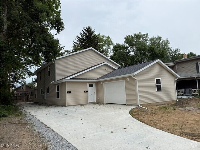 Building Photo - 432 2nd Dr NE Rental