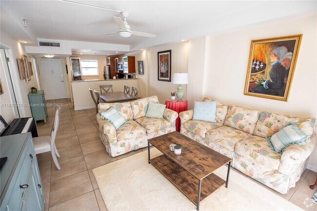 Building Photo - 100 Edgewater Dr Unit 336 Rental
