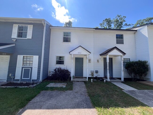 Photo - 1812 Lilac Ln Townhome