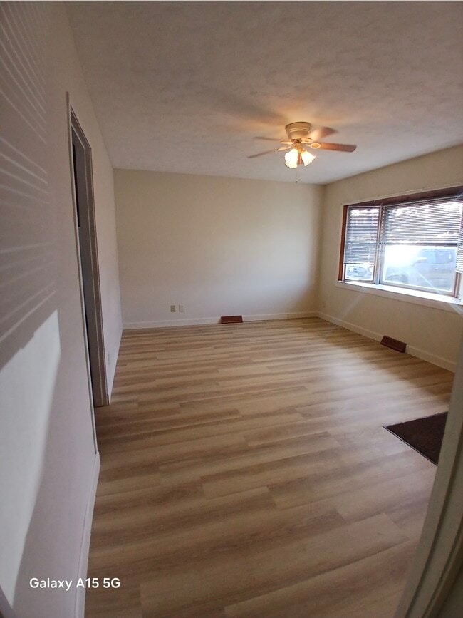 Photo - 304 Marshall St