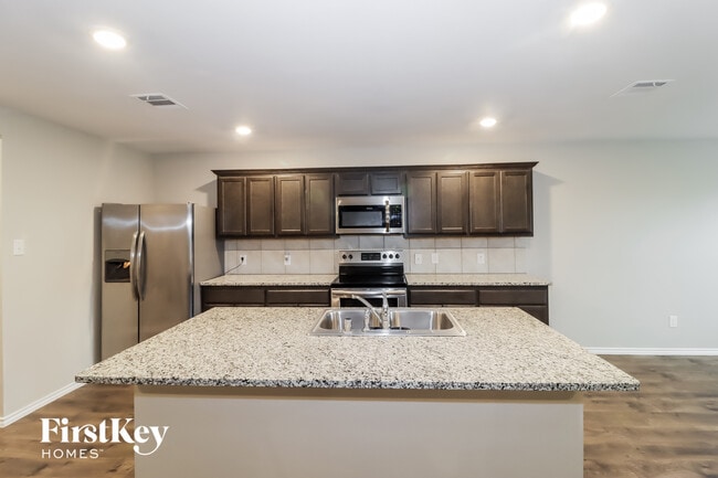Photo - 1539 Owen Way