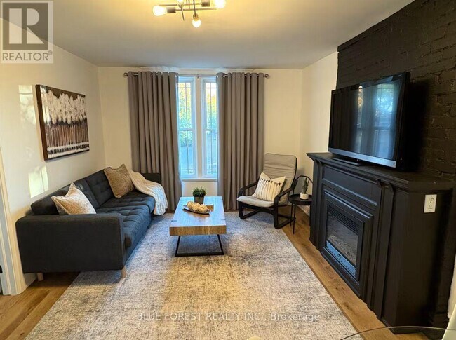 Photo - 77 Cartwright St Unit 2