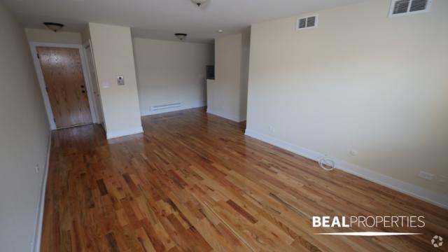 Building Photo - 1 bedroom in CHICAGO IL 60614 Unit 405 Rental