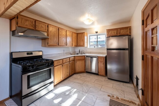 Photo - 136 Fiesta St