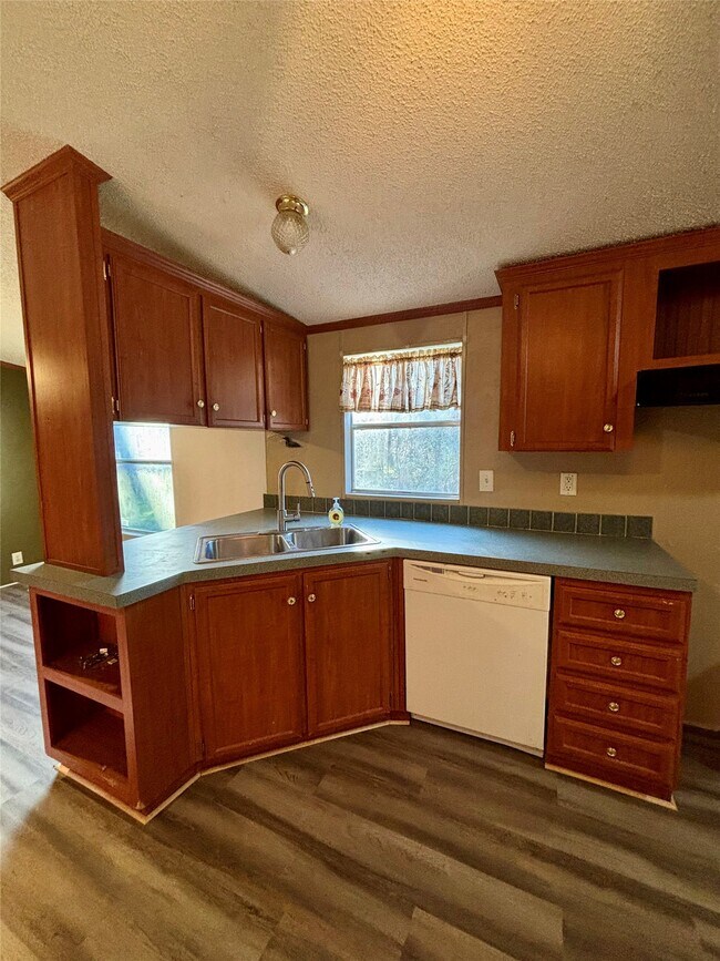 Photo - 111 Lakeside Woods Dr