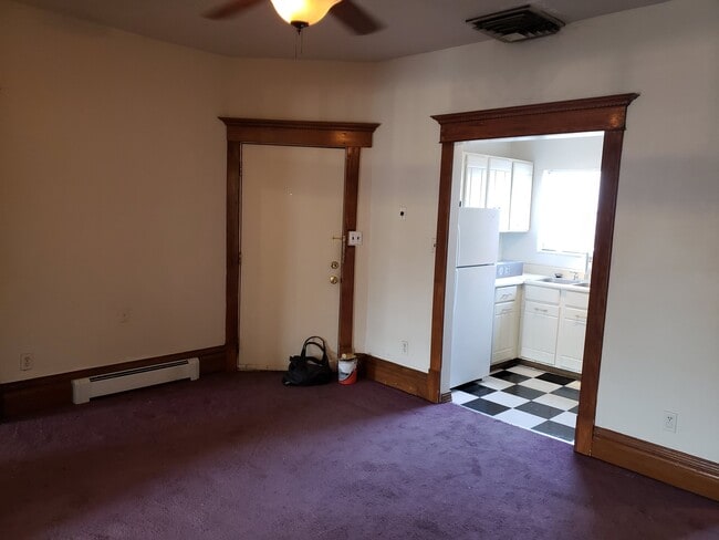 521 W 10th St Unit 521 apt 2