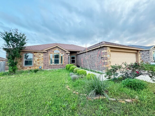 Building Photo - 3100 Rockwall Dr