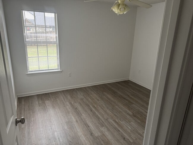 Photo - 945 Wineberry Rd