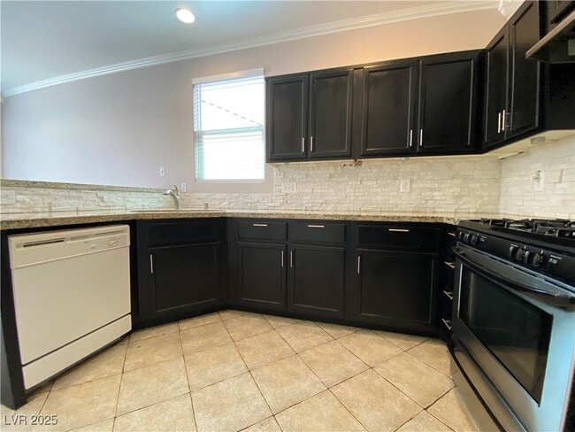 Photo - 9293 Adamshurst Ave