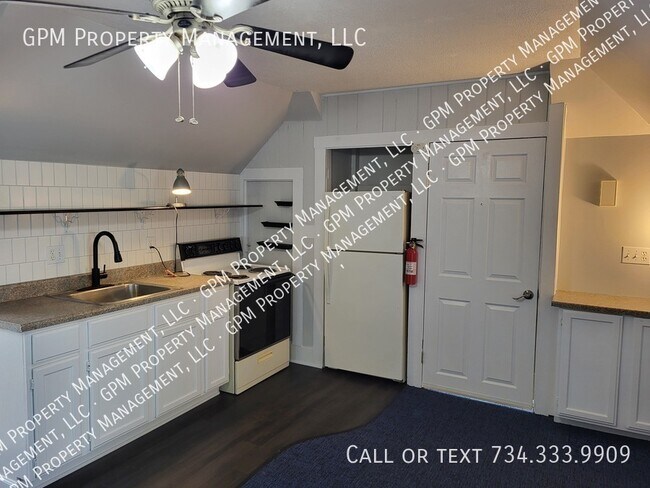 Photo - 1563 Wilson Ave